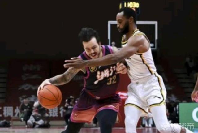 【早报】众神归位！曼城大胜，姆总双响，曼联掉链子！