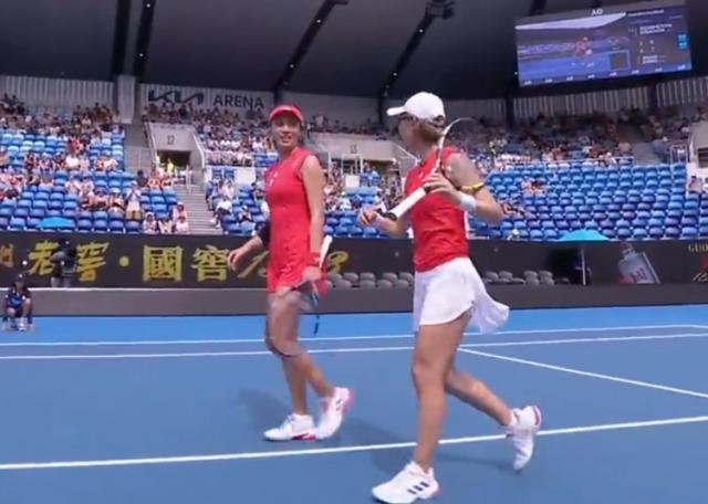 【早报】众神归位！曼城大胜，姆总双响，曼联掉链子！