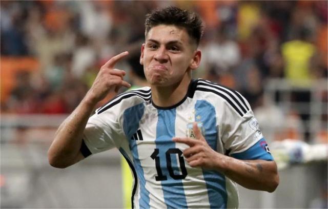 开云体育官方网站-【早报】十年之后，我来到你的城市，走过你来时的路