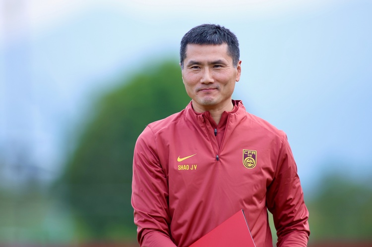 开云体育官方网站-博主：国足结束海外拉练于今天下午抵达北京