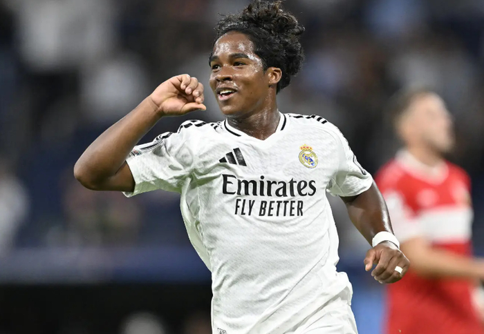 kaiyun sports-帽子戏法＋3场造5球！19岁新大罗闪耀，皇马偷着乐，被阿隆索耽误|法甲|恩德里克|罗纳尔多|里昂|哈维·阿隆索_新浪体育_新浪新闻