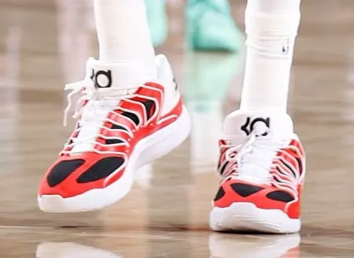 开云登录入口-独木难支！杜兰特穿着长岛路德高中配色KD18，空砍31分5抢断