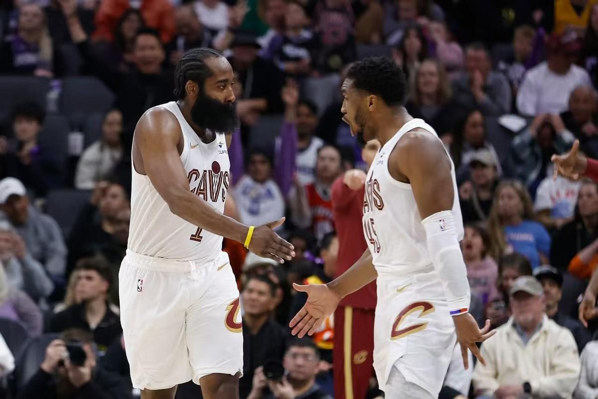 开云官方网站-NBA排名大变脸！火箭湖人抢第3，3队争西部第5，骑士队第4难保